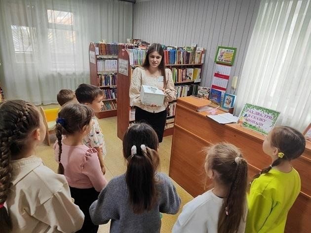 «Юл хәрәкәте кагыйдәләрен балалар белергә тиеш» китап күргәзмәсе