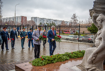 Яр Чаллы шәһәре Хакиме Наил Мәһдиев Эчке эшләр министрлыгы хезмәткәрләрен һөнәри бәйрәмнәре белән котлады