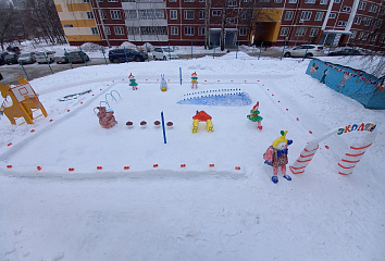 В Набережных Челнах построили "Снежный городок Эколят"