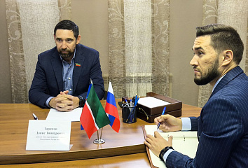 Депутаты Государственного Совета Светлана Захарова и Данис Зарипов провели прием по личным вопросам