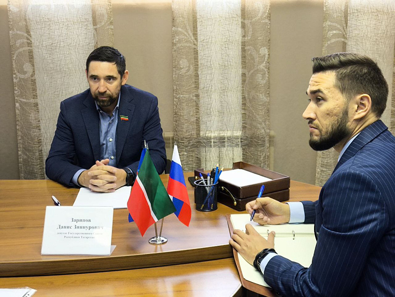 Депутаты Государственного Совета Светлана Захарова и Данис Зарипов провели прием по личным вопросам