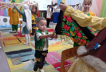 Educators and parents organized the 'Mosaic of the Volga Region' project