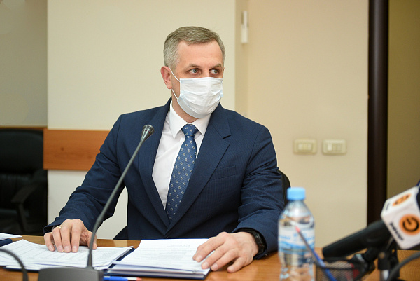 В Набережных Челнах проходит санитарная очистка и благоустройство территорий