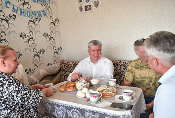 Наиль Магдеев посетил семью военнослужащего Миненко