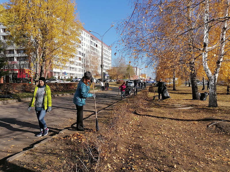 Более 35 тысяч челнинцев вышли на общегородской субботник