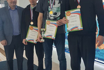 Сәламәт тәндә-сәламәт рух: Яр Чаллы табиблары арасында йөзү буенча чемпионат узды
