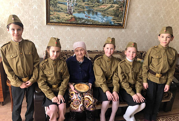 Timur gang visited the widow of a Great Patriotic War veteran