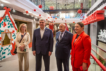 Наиль Магдеев поздравил детей на "Елке мэра"