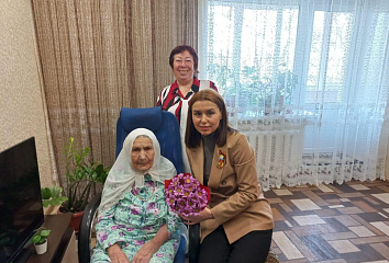 Юбиляры Комсомольского района принимают поздравления