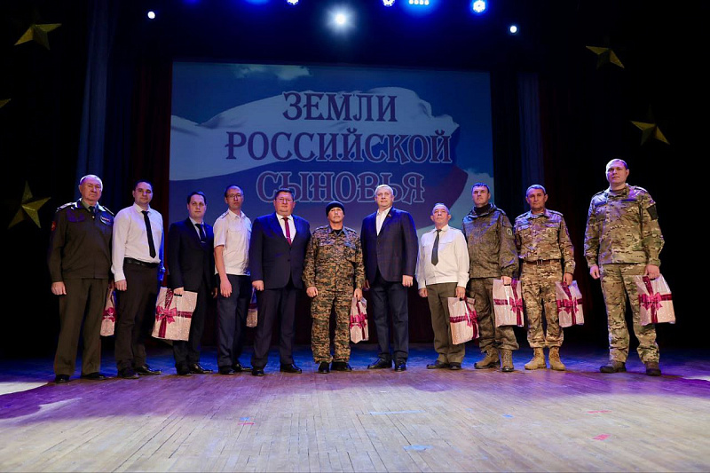 В Челнах состоялось празднование Дня отца и Дня призывника