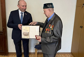 В Челнах поздравляют ветеранов ВОВ