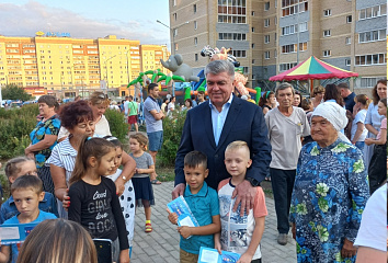 В Комсомольском районе продолжаются праздники двора