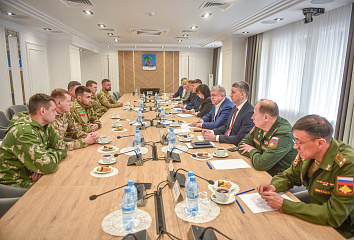 Наил Мәһдиев хәрби хезмәткәрләр белән очрашты