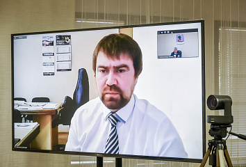 В инфекционной больнице возводят стены