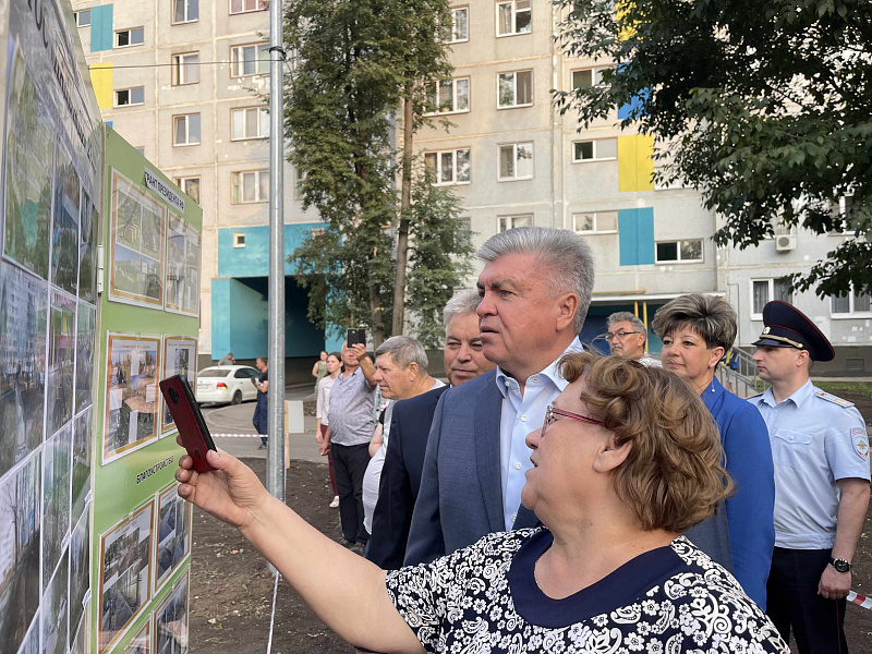 Наил Мәһдиев 27 комплекста ишегалды бәйрәмендә булды