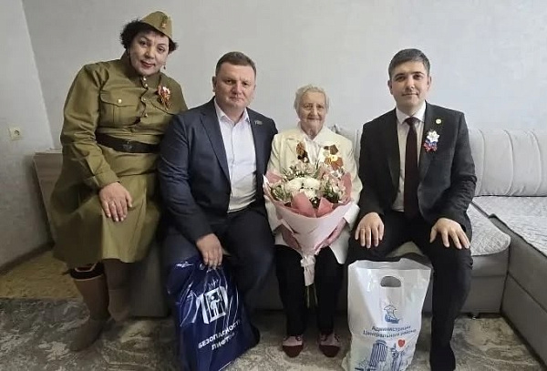 Үзәк районында фашист концлагерьларының элекке тоткыннарын хәл белергә бардылар