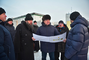 Наиль Магдеев осмотрел место строительства будущего Воскресенского кафедрального собора
