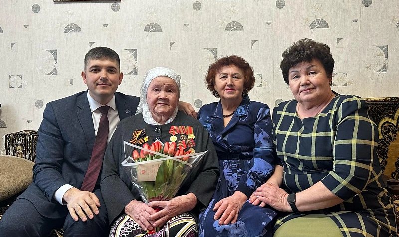 Ветеранам Великой Отечественной войны вручили юбилейные медали «80 лет Победы»