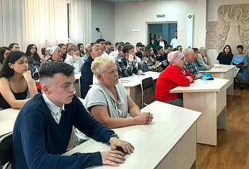 В Центре содействия семейному устройству состоялась встреча со студентами