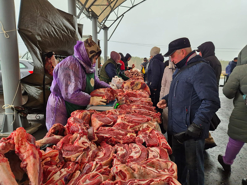 Жители и гости города начинают закупаться продуктами к Новому году