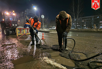 ПАД продолжает аварийный ямочный ремонт на дорогах города