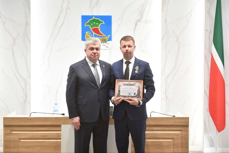 Четверо челнинцев награждены медалями за поддержку СВО
