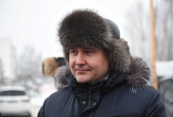 Наил Мәһдиев «Адымнар» полилингваль мәктәбе директорын тәкъдим итте