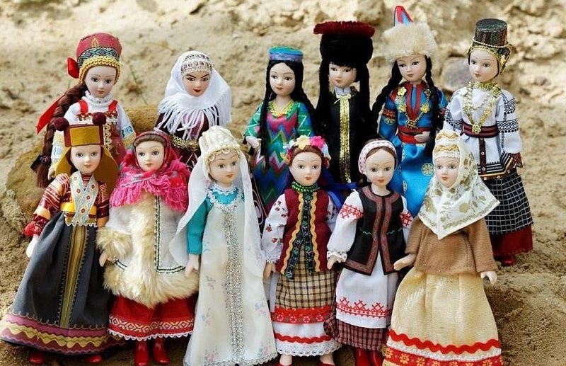 «Бер дөнья, меңләгән традиция» программасы