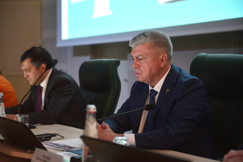 Наил Мәһдиев медицина җәмәгатьчелегенә эше өчен рәхмәт белдерде