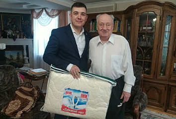 Заслуженный строитель РТ принимает поздравления