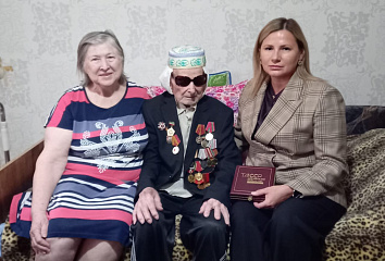 Ветерана Автозаводского района наградили медалью