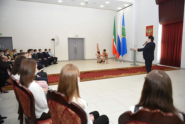 Наил Мәһдиев Чаллы спортчыларын уңышлары белән котлады