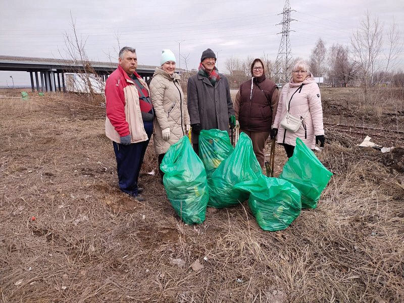 Челнинцы принимают участие в очистке городских территорий от мусора