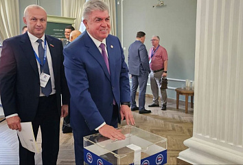 Наил Мәһдиев Владимир Путинның Рәхмәт хаты белән бүләкләнде
