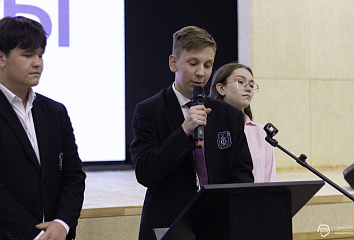 Чаллы укучылары парламент дебатларында катнаша