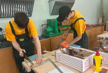 Челнинские школьники профи в столярном, слесарном и швейном деле