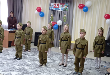 Юные челнинцы выступили с концертом ко Дню защитника Отечества