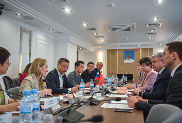Наил Мәһдиев Кытай делегациясе белән очрашты