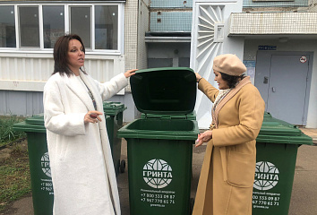 В Набережных Челнах началась установка новых евроконтейнеров