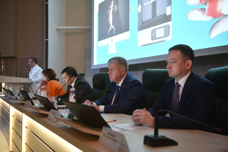 Наил Мәһдиев медицина җәмәгатьчелегенә эше өчен рәхмәт белдерде
