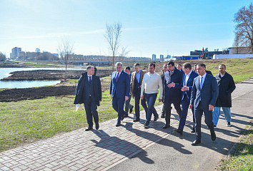 В Набережных Челнах продолжается расчистка русла реки Мелекеска