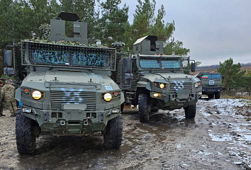 Наиль Магдеев возложил цветы к памятнику Сергея Чебнева в Курской области