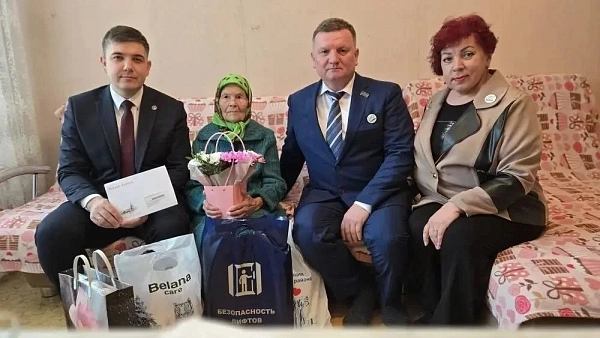 Ветеран 98 яшьлеген каршы алды