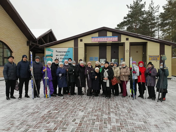 Кышкы паркта йөрү: чаңгы һәм скандинавия йөреше