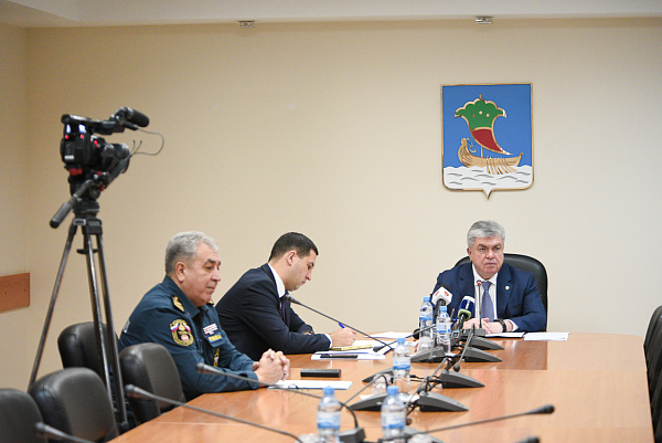 Наил Мәһдиев йогышлы авырулар хастаханәсендә ремонтны тизләтергә кушты