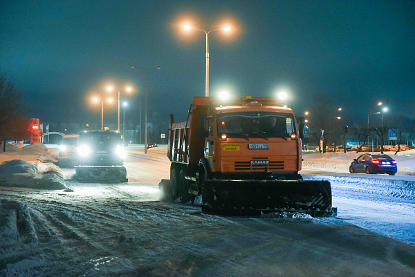 Төнлә Яр Чаллы урамнарын 86 берәмлек техника кардан чистартты