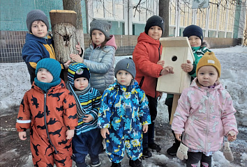 Челнинские дети и их родители участвуют в марафоне «Помоги пернатому»