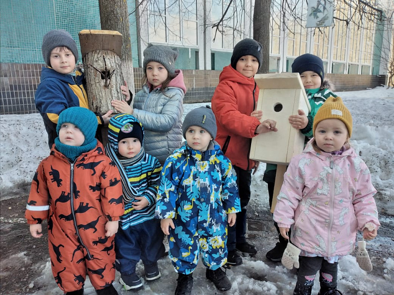 Челнинские дети и их родители участвуют в марафоне «Помоги пернатому»