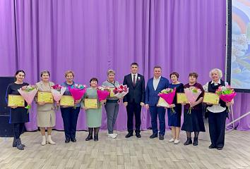 Награждены лучшие работники администрации Центрального района