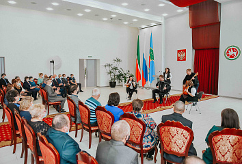 Челнинцам, работающим в жилищно-коммунальном комплексе, вручили государственные и городские награды